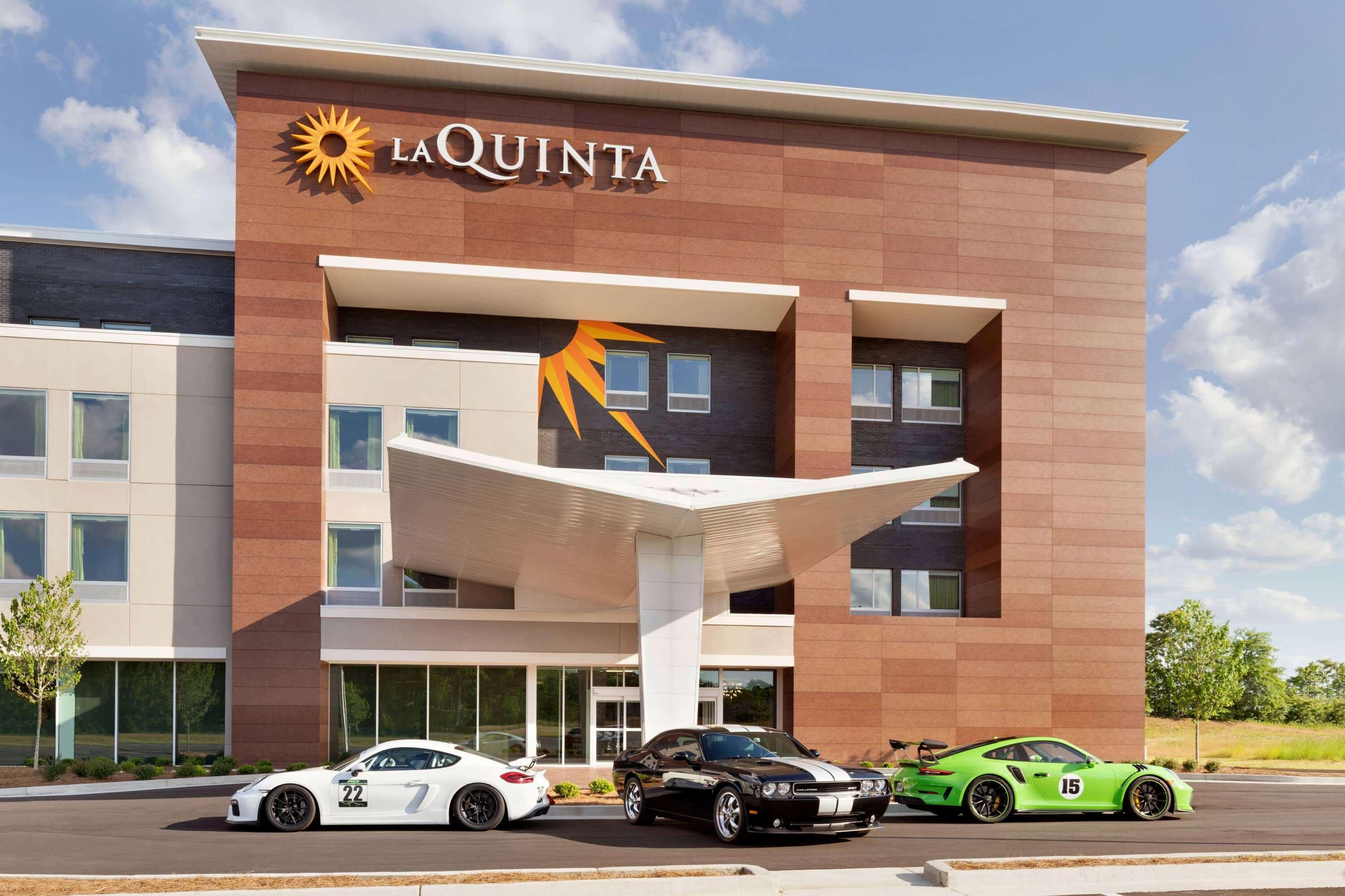 La Quinta Inn & Suites By Wyndham Браселтън Екстериор снимка