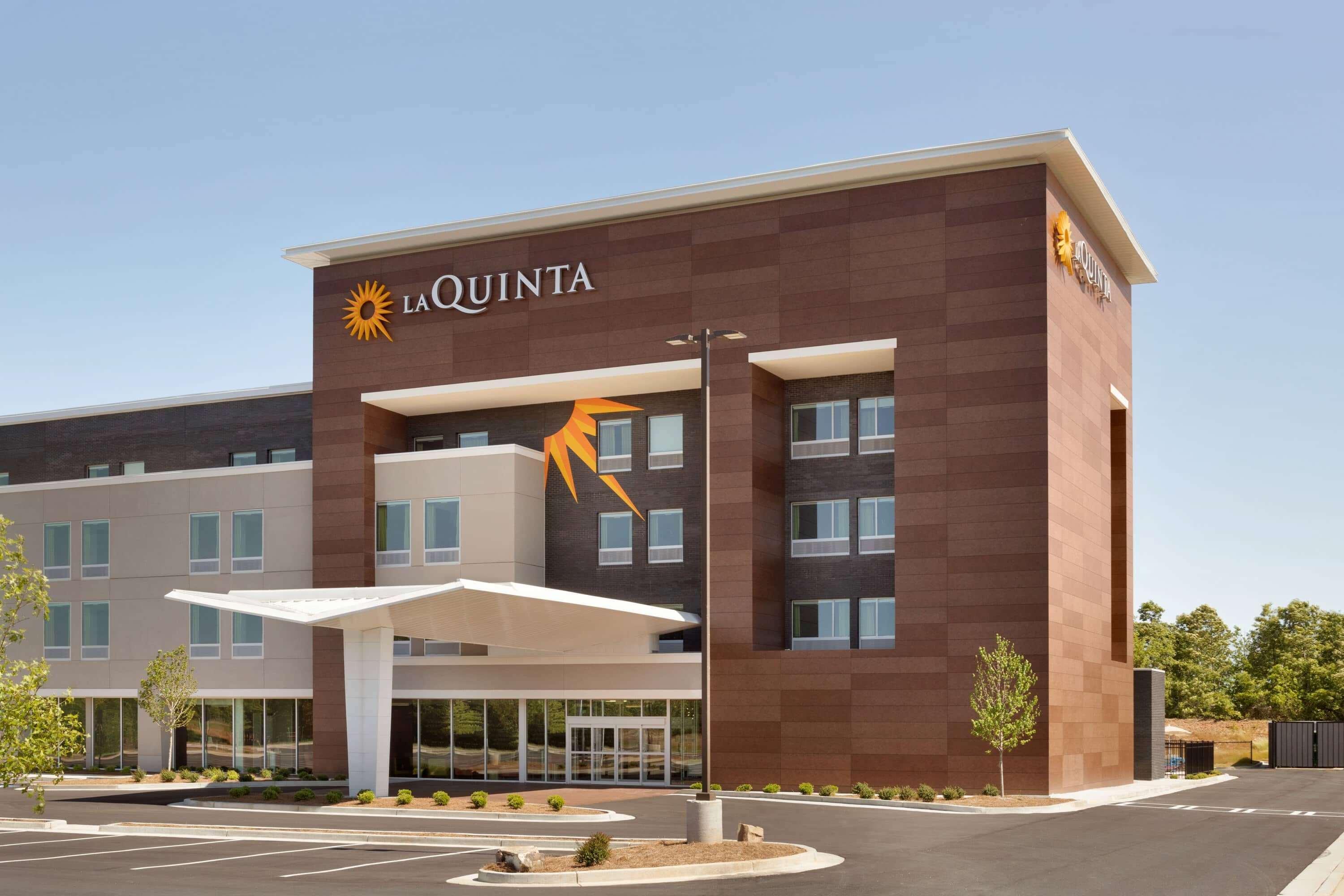 La Quinta Inn & Suites By Wyndham Браселтън Екстериор снимка